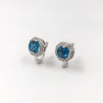 Cercei din Aur Alb model Anturaj Octogon cu Diamante si Topaz Albastru
